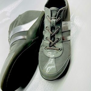 DKNY Womens Shoes Knit Wedge Sneaker Silver Metallic Size 7.5.